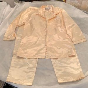 Vintage Delicates pajamas silky feel 2 pc set